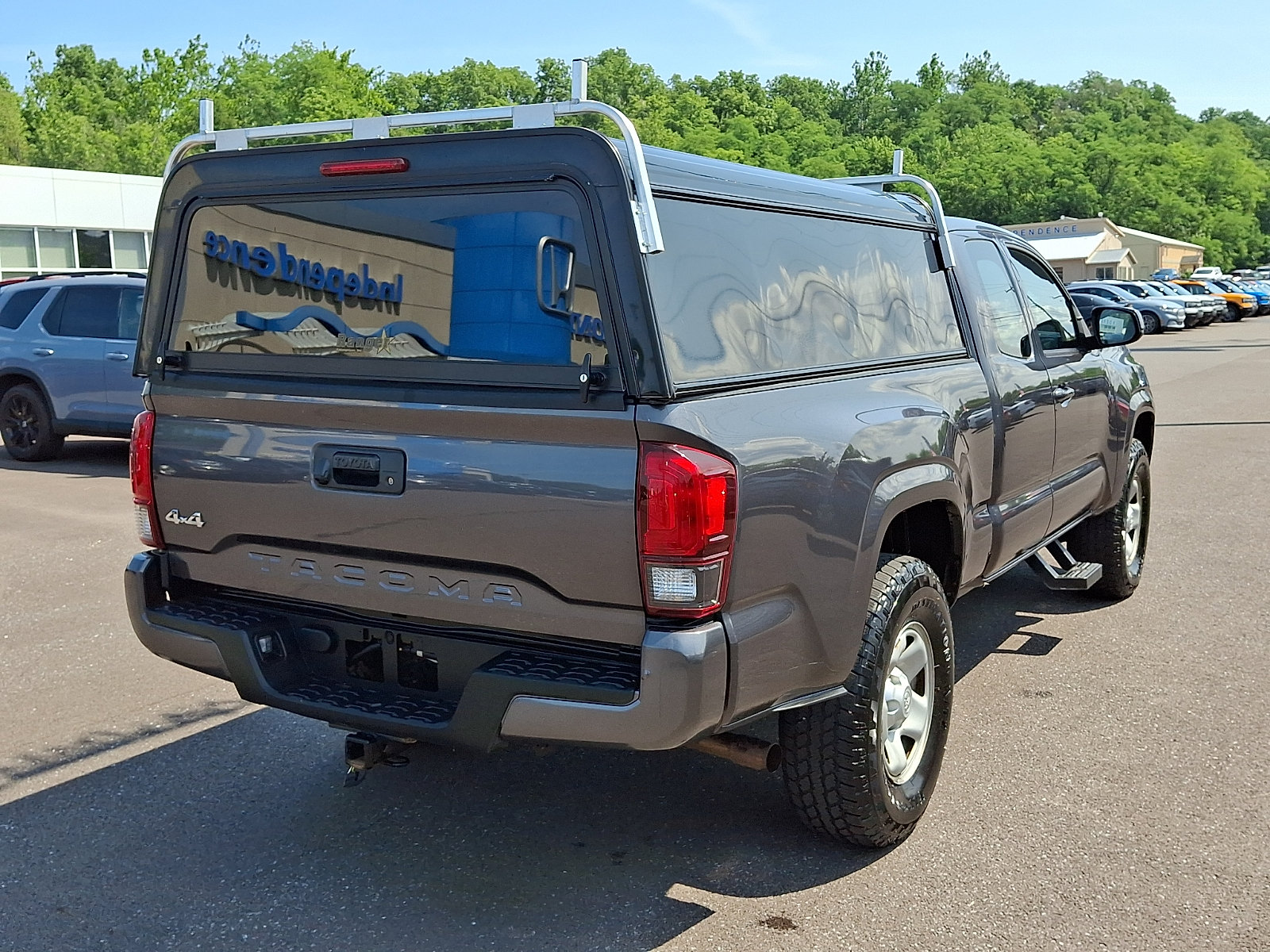 Used 2018 Toyota Tacoma SR w/ SR Convenience Package AWD/4WD image 10