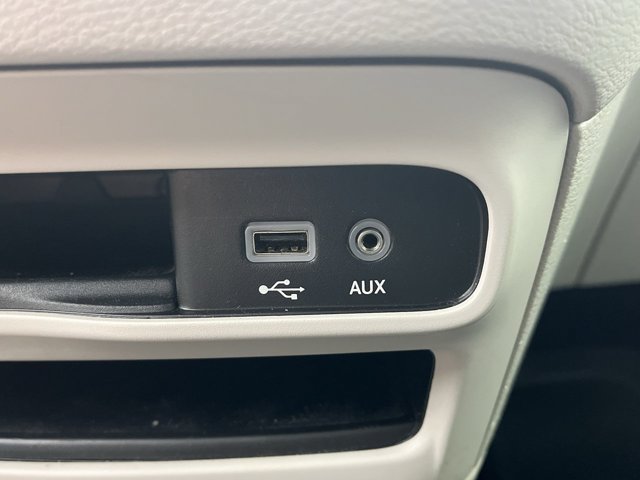 Used 2019 Chrysler Pacifica Touring-L FWD image 24