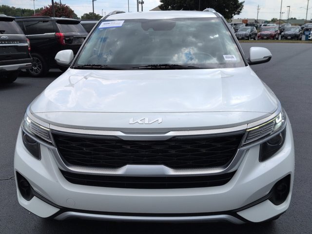 Used 2023 Kia Seltos S w/ Navigation Package FWD image 9