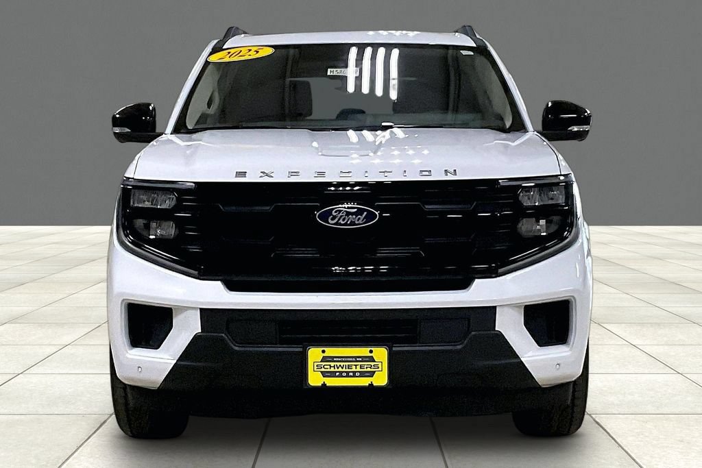 Certified 2025 Ford Expedition Active AWD/4WD image 3
