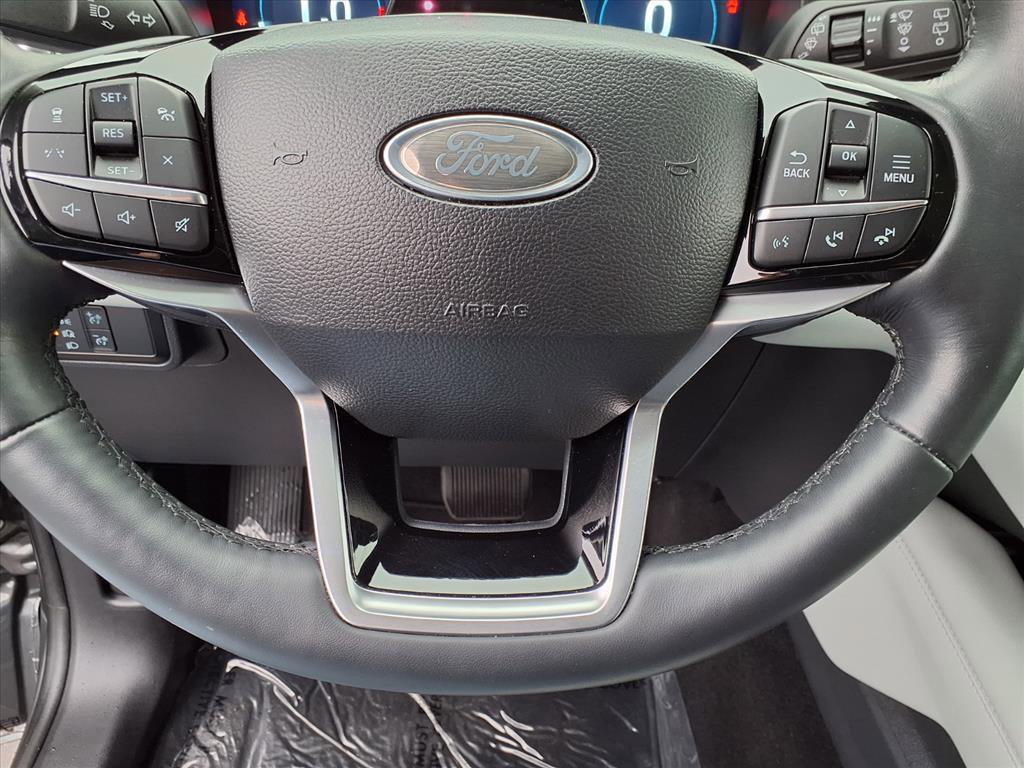 Certified 2025 Ford Explorer Platinum w/ Ultimate Package image 24