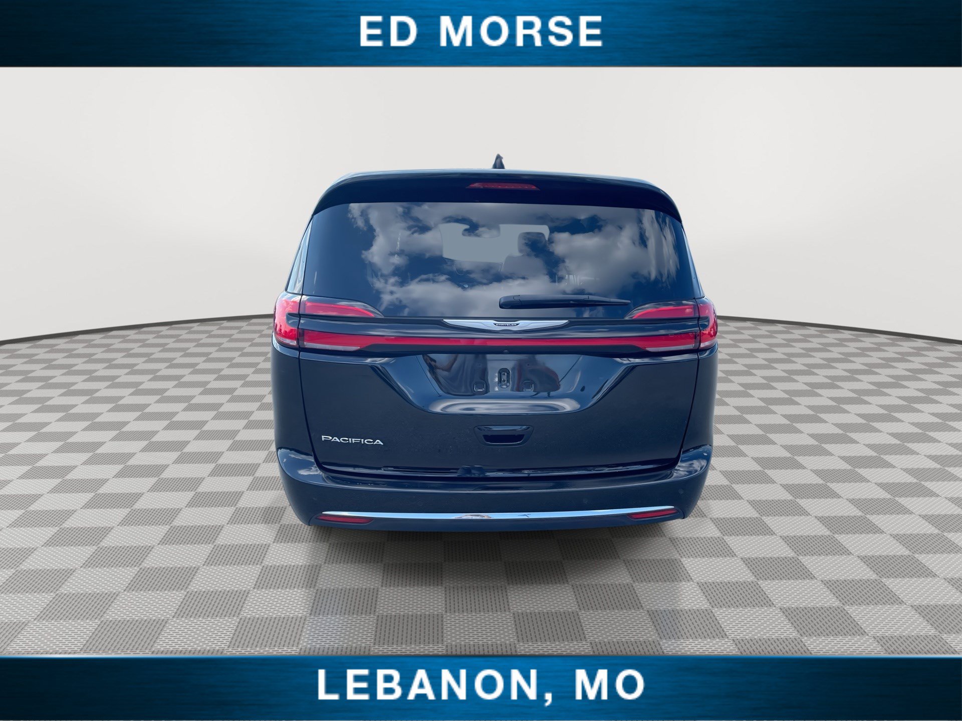 Used 2025 Chrysler Pacifica Select FWD image 7