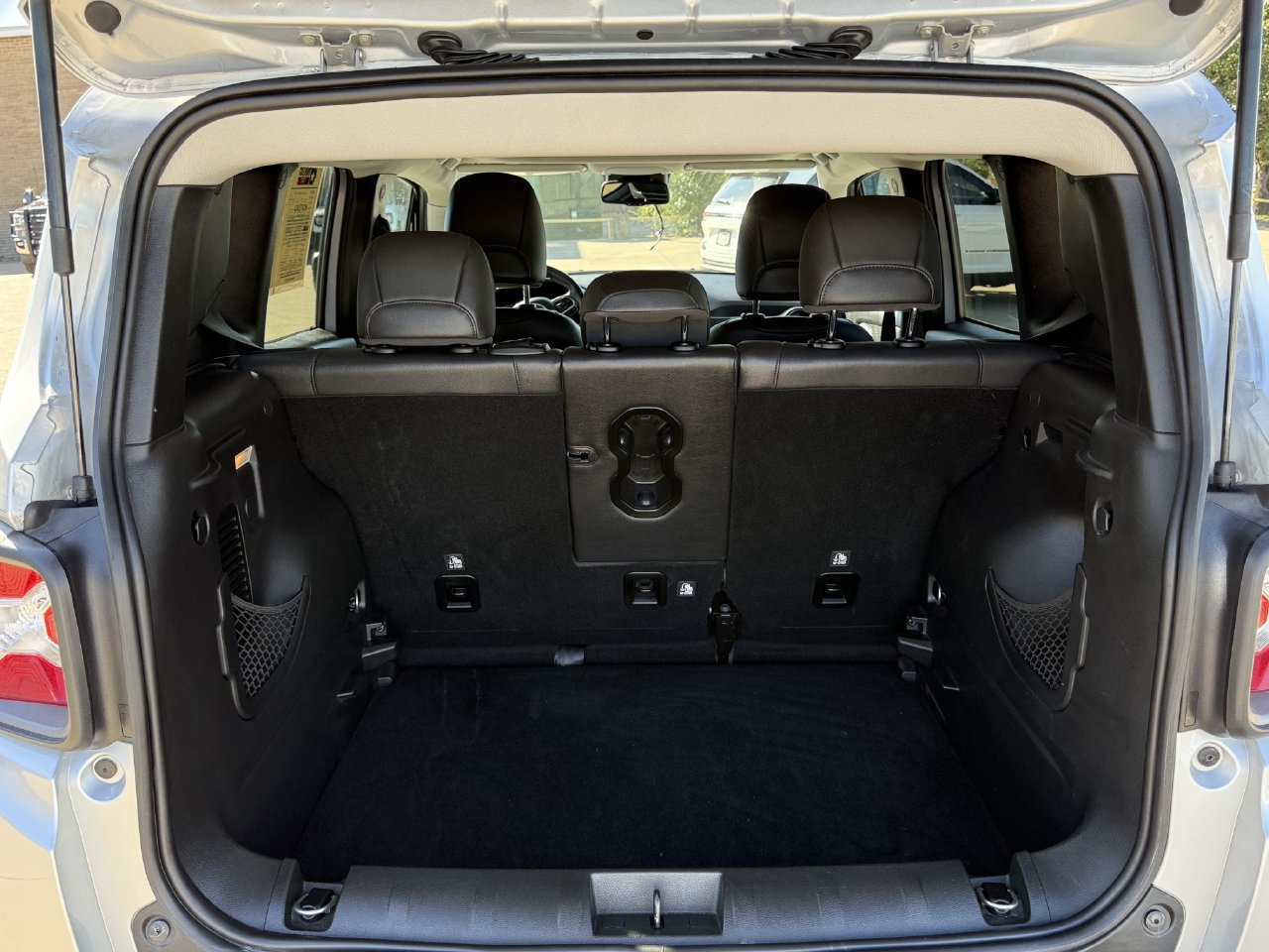 Used 2019 Jeep Renegade Limited AWD/4WD image 28