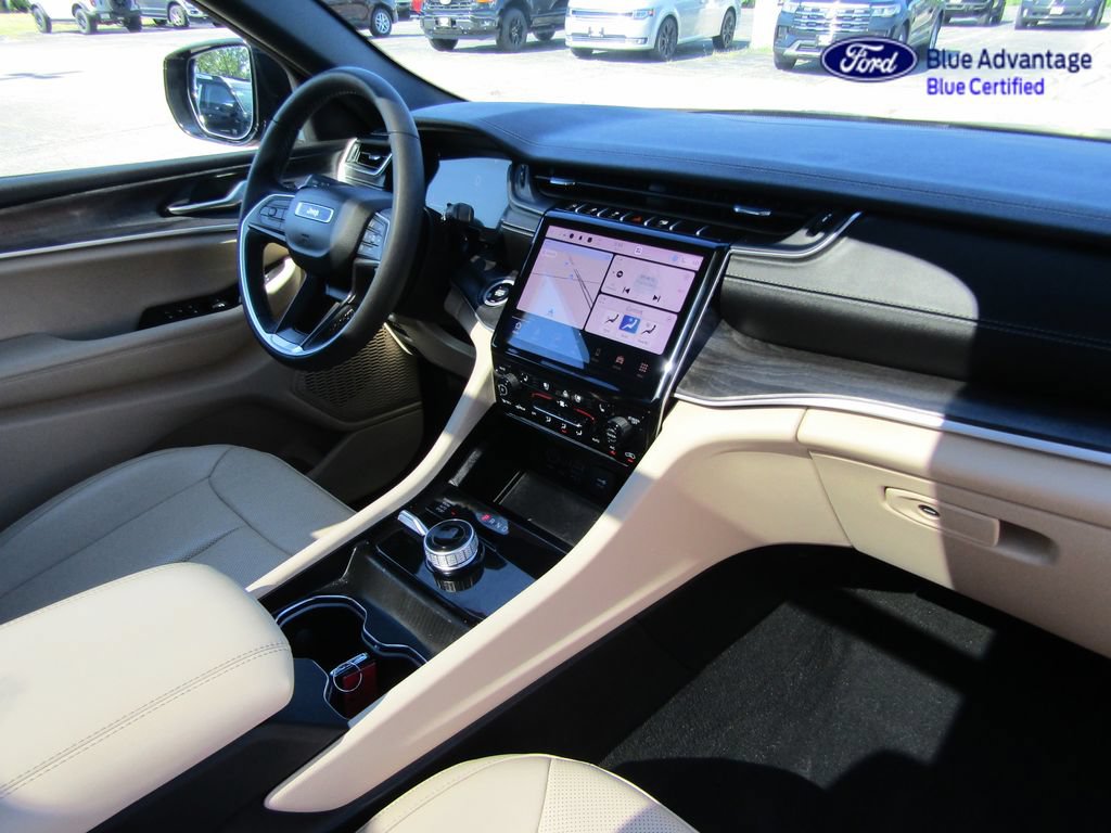 Used 2024 Jeep Grand Cherokee L Limited w/ Luxury Tech Group II AWD/4WD image 28