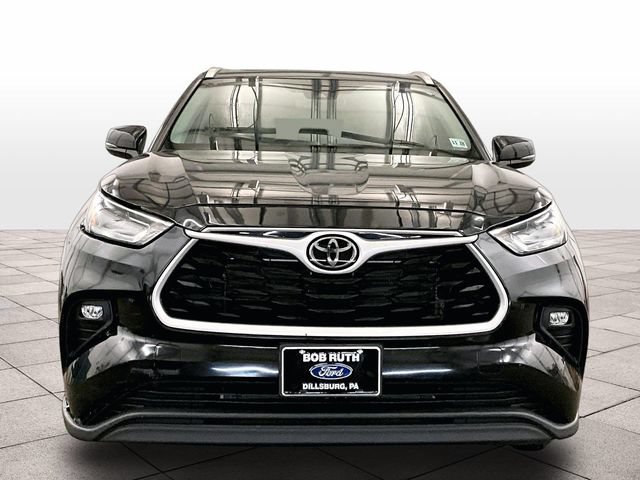 Used 2023 Toyota Highlander XLE AWD/4WD image 3