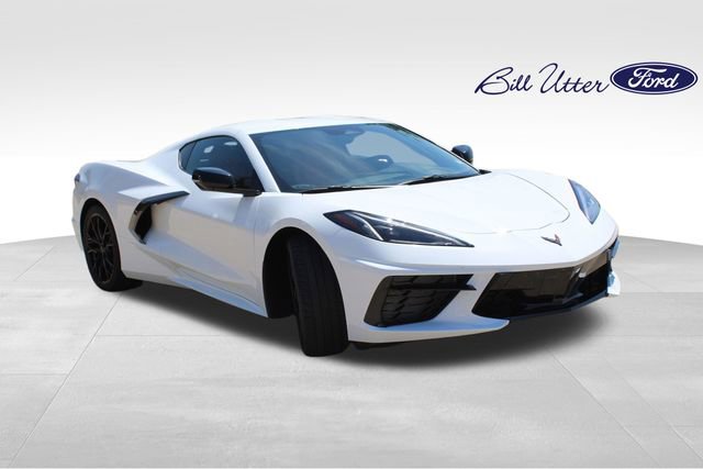 Used 2025 Chevrolet Corvette Stingray Coupe w/ 1LT RWD image 3