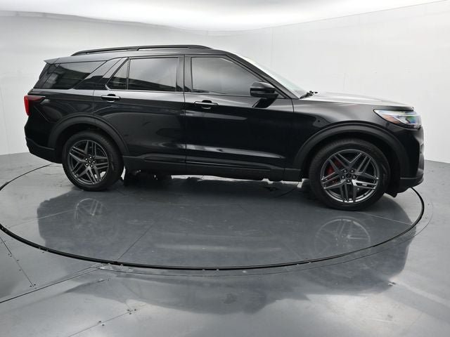 Certified 2025 Ford Explorer ST AWD/4WD image 12