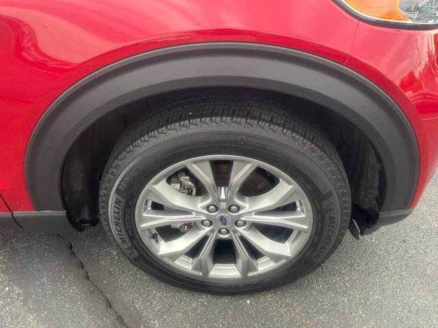 Certified 2023 Ford Explorer XLT w/ Equipment Group 202A AWD/4WD image 4
