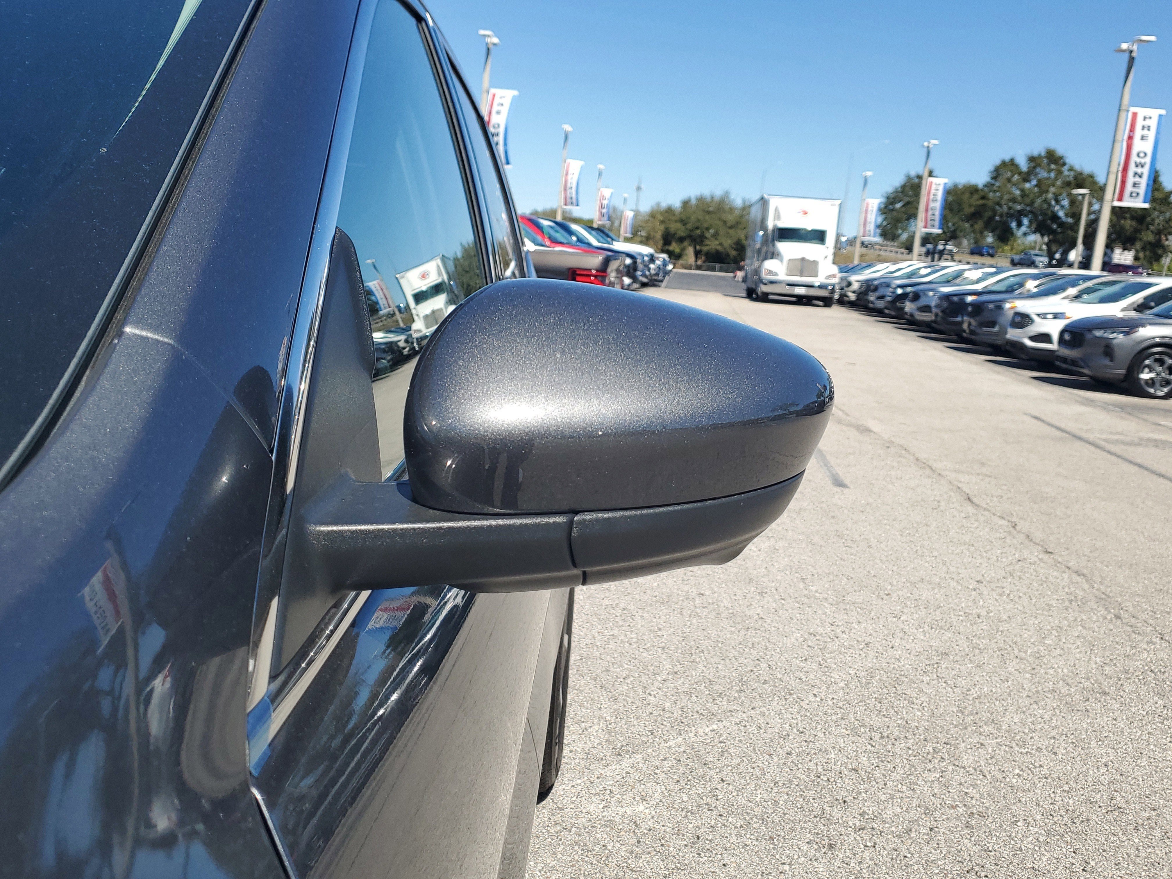 Certified 2025 Ford Escape Platinum w/ Premium Technology Package image 7