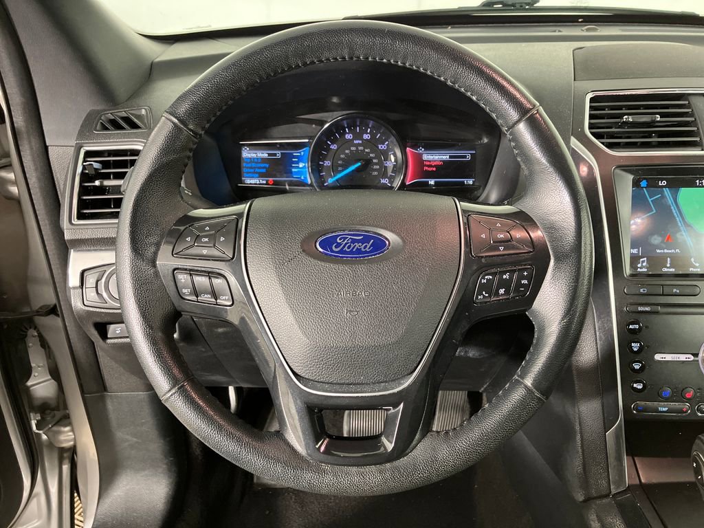 Certified 2019 Ford Explorer Limited w/ Class III Trailer Tow Package image 16