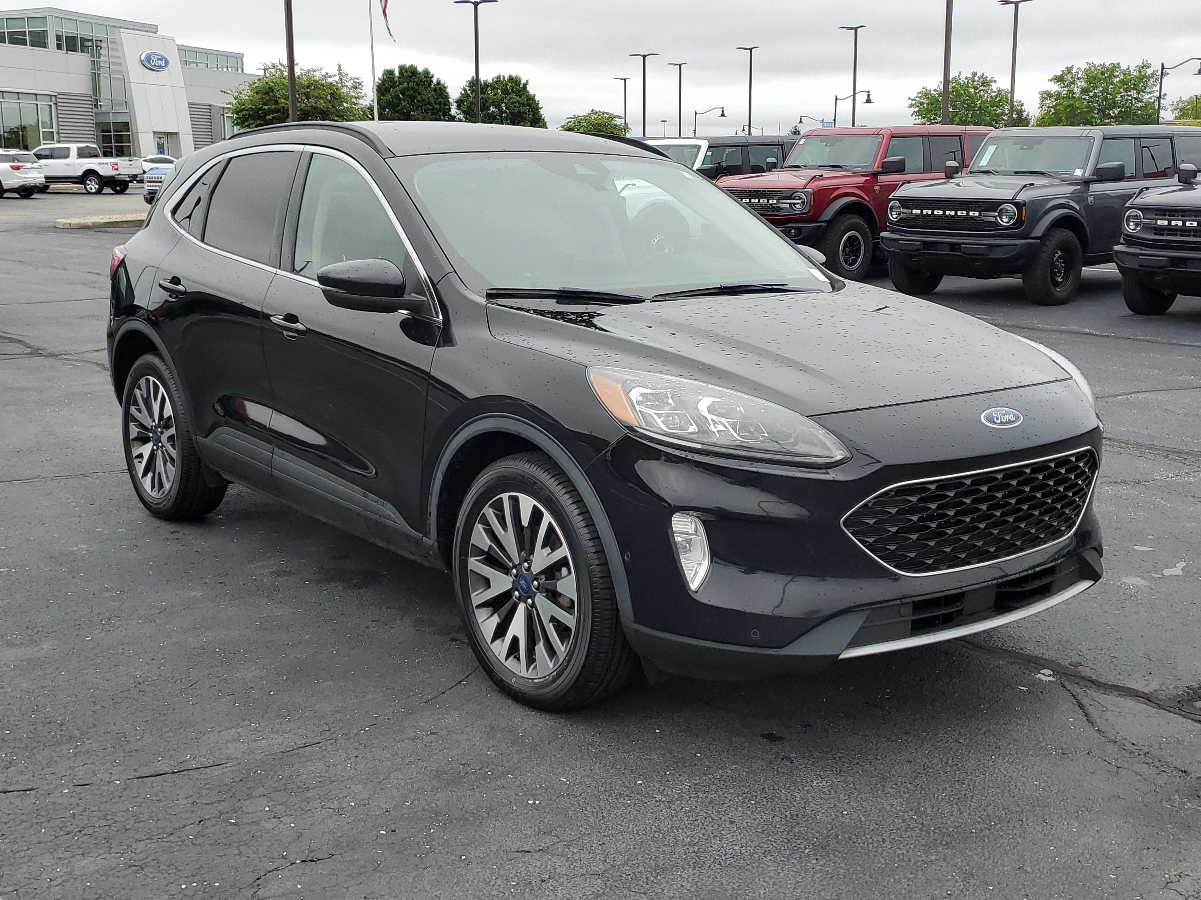Certified 2020 Ford Escape Titanium AWD/4WD image 5