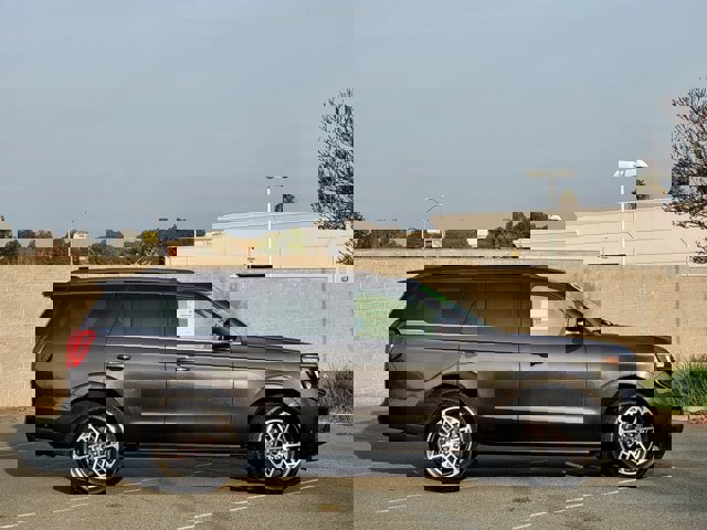 Certified 2025 Ford Expedition Active image 6