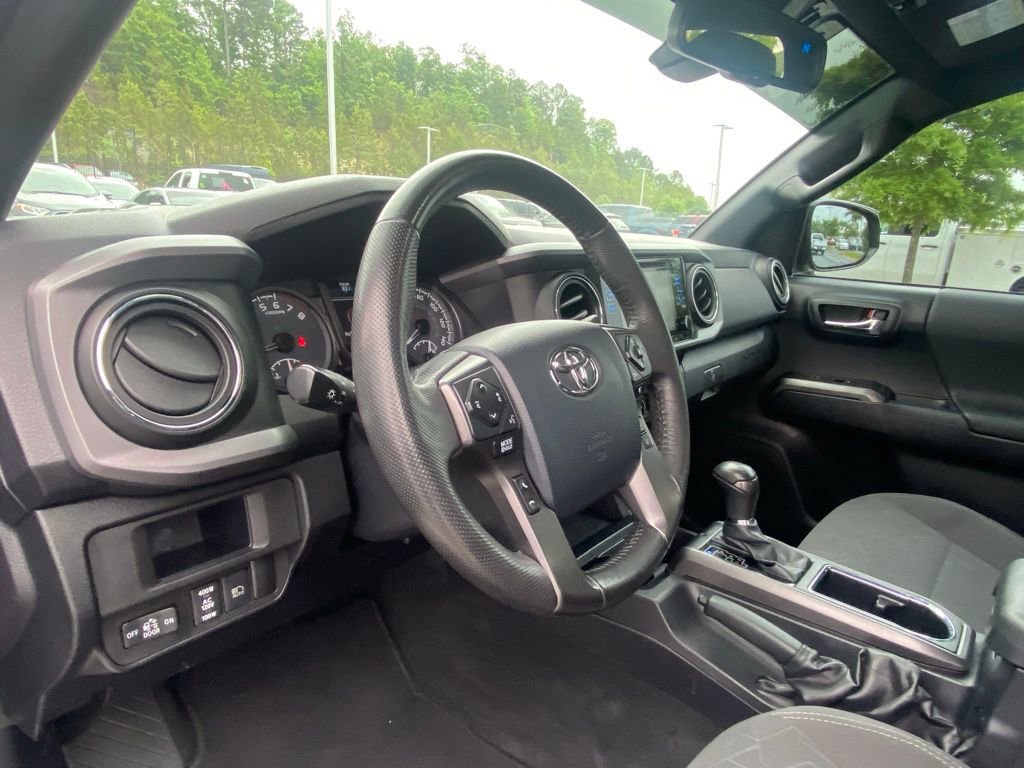 Used 2018 Toyota Tacoma TRD Sport w/ Technology Package RWD image 9