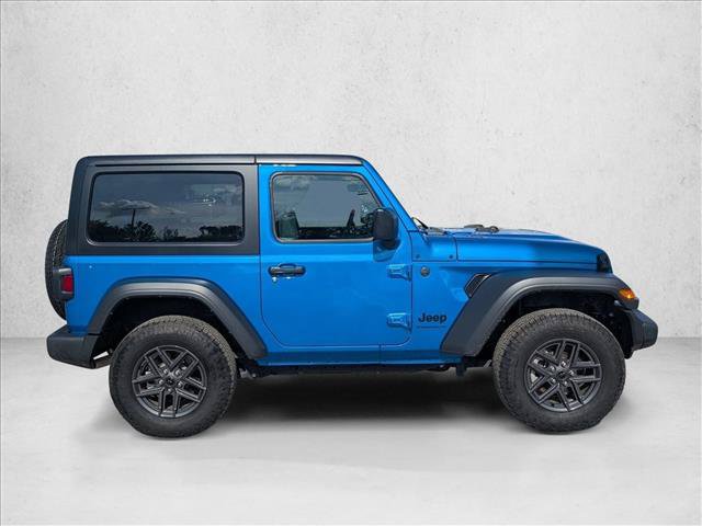 Used 2025 Jeep Wrangler Sport AWD/4WD image 4