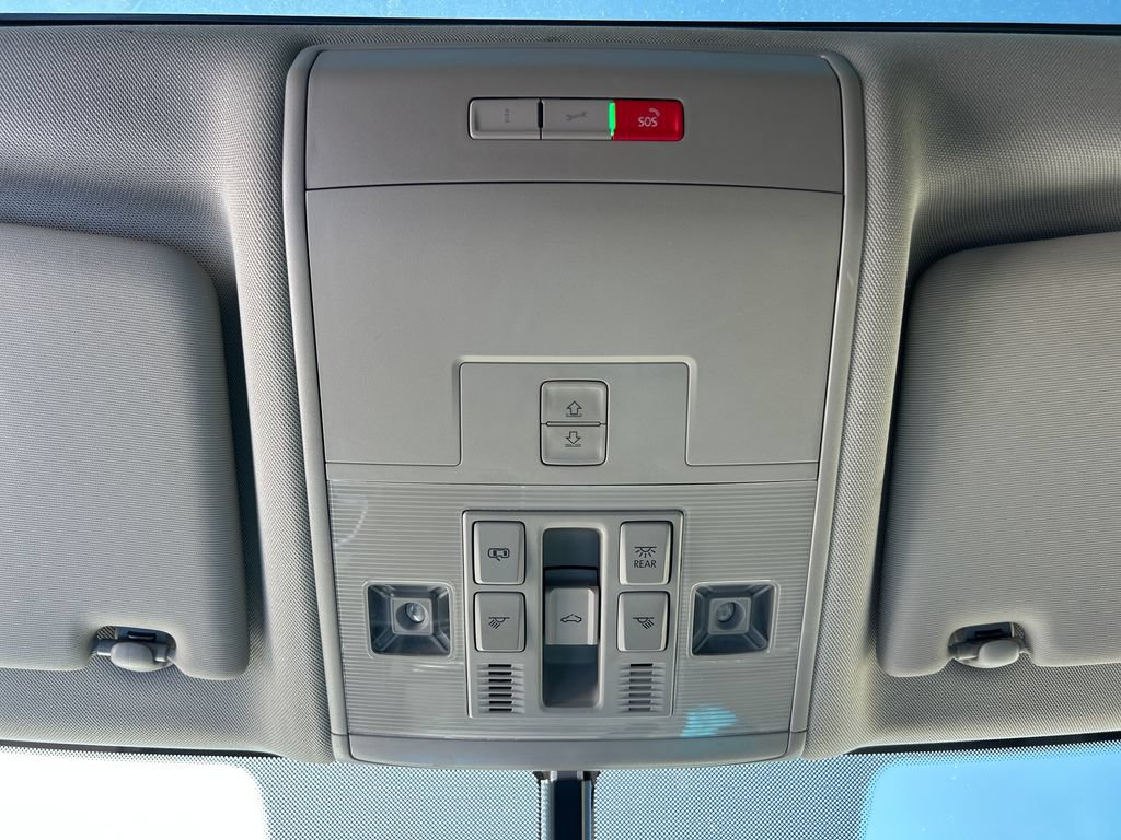 Used 2021 Volkswagen Atlas SE w/ Panoramic Sunroof Package FWD image 21