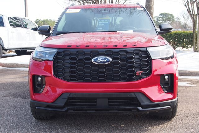 Certified 2025 Ford Explorer ST AWD/4WD image 2