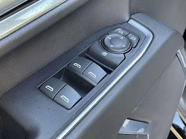 Used 2024 Chevrolet Silverado 2500 LT w/ Convenience Package image 15