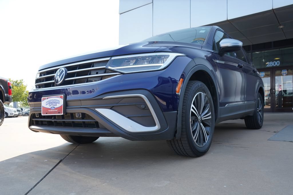 Used 2024 Volkswagen Tiguan SE AWD/4WD image 5