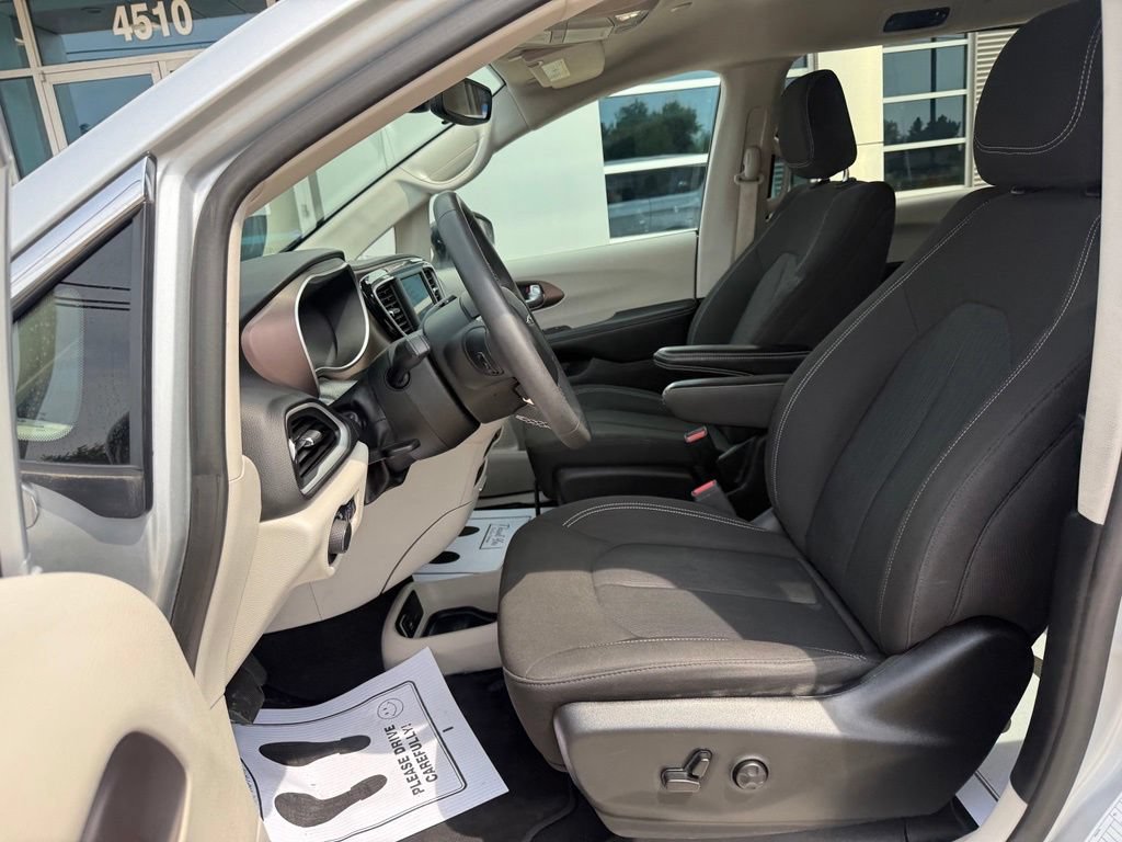 Used 2024 Chrysler Voyager LX FWD image 24