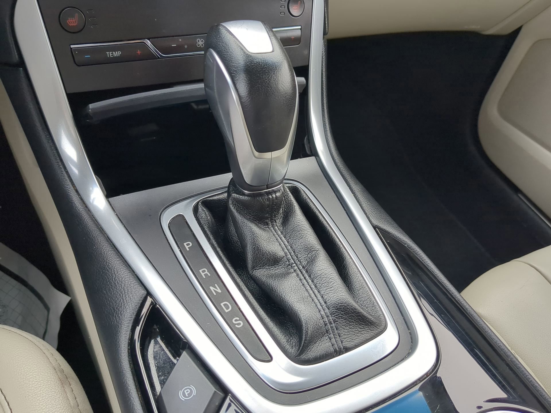 Certified 2018 Ford Edge Titanium w/ Ford Safe & Smart Package image 55