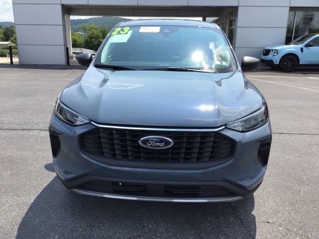 Certified 2023 Ford Escape Active w/ Tech Pack #1 AWD/4WD image 3