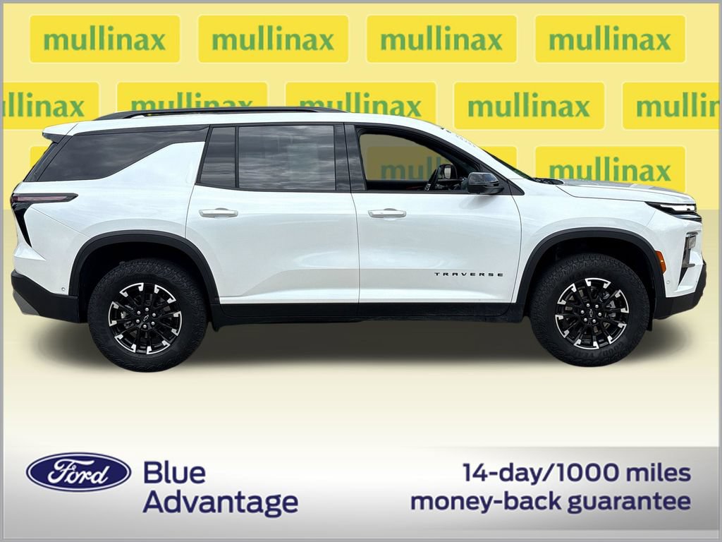 Used 2025 Chevrolet Traverse Z71 w/ Enhanced Driving Package AWD/4WD image 2