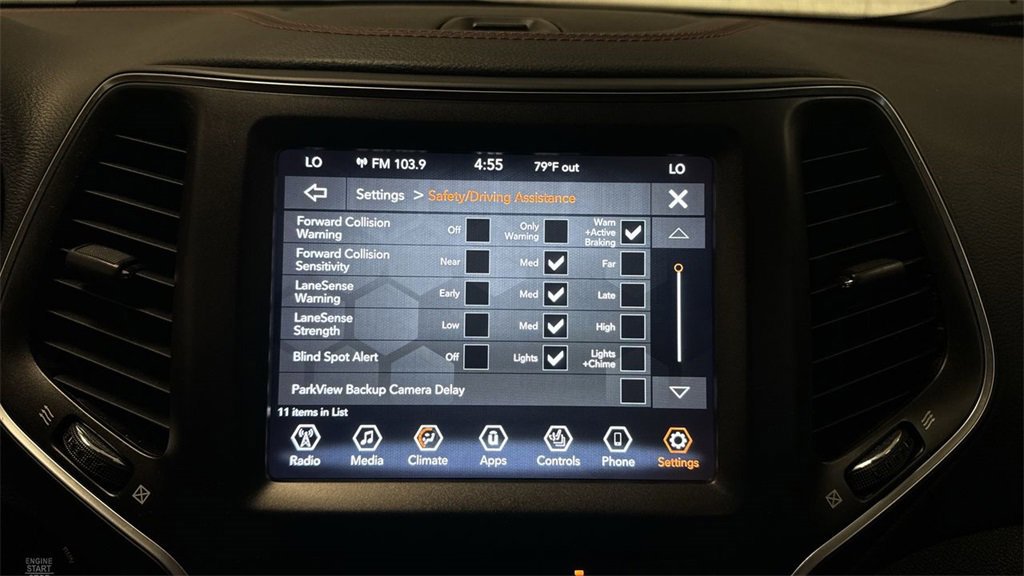 Used 2022 Jeep Cherokee Trailhawk image 40