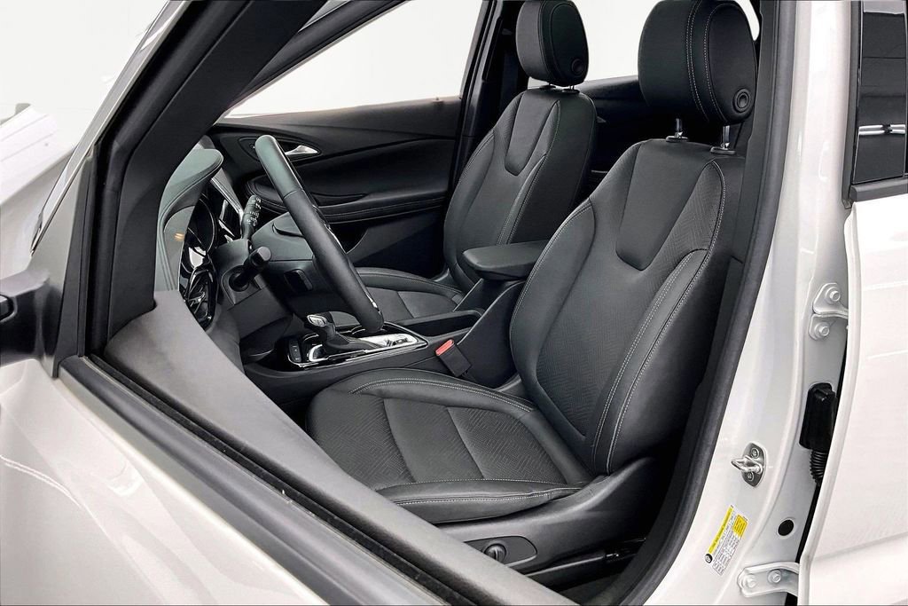 Used 2023 Buick Encore GX Essence w/ Experience Buick Package image 25