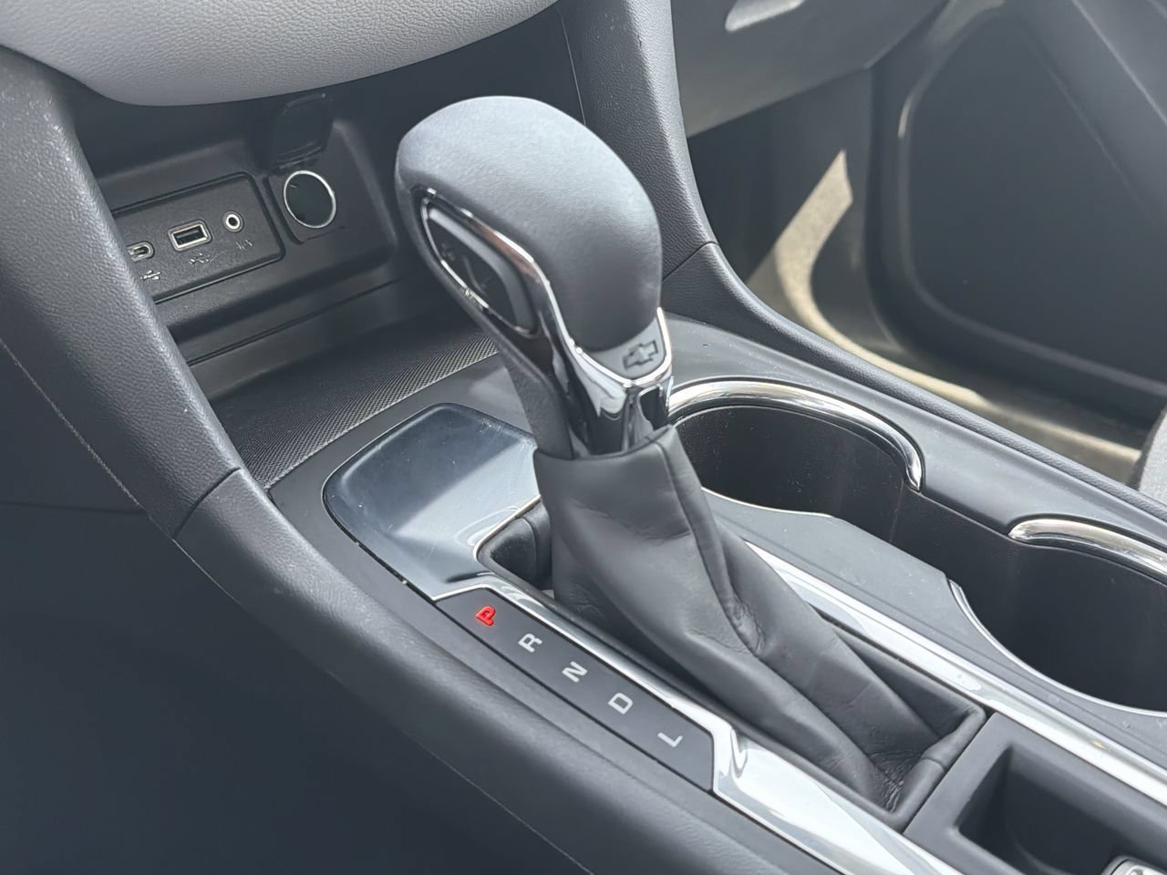 Used 2024 Chevrolet Equinox LS FWD image 23