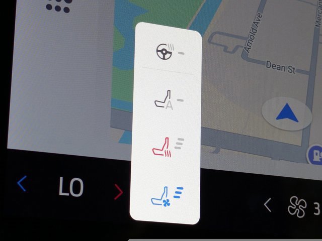 Certified 2025 Ford Explorer ST image 32