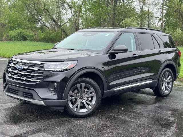 Certified 2025 Ford Explorer Active w/ Active Comfort Package AWD/4WD image 2
