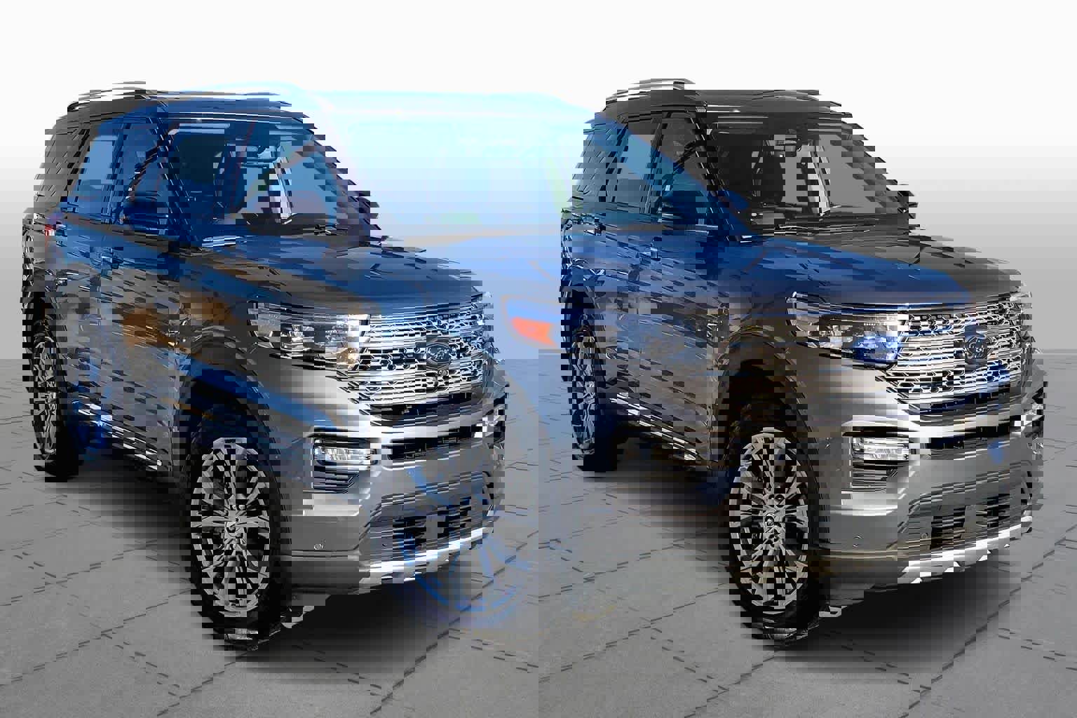 Certified 2021 Ford Explorer Limited w/ Equipment Group 301A image 2