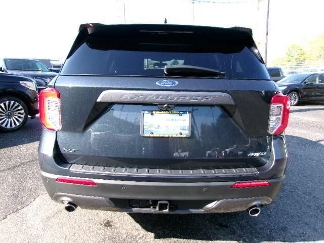 Certified 2022 Ford Explorer XLT w/ Equipment Group 202A AWD/4WD image 7