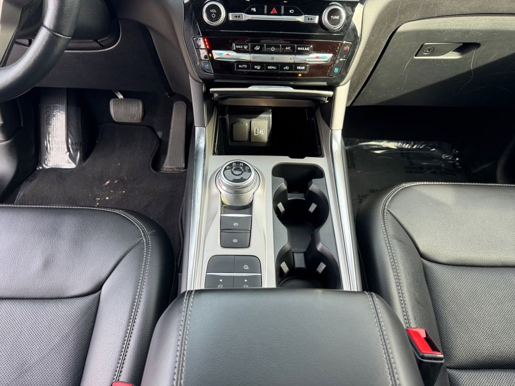 Certified 2022 Ford Explorer Limited w/ Equipment Group 301A image 17