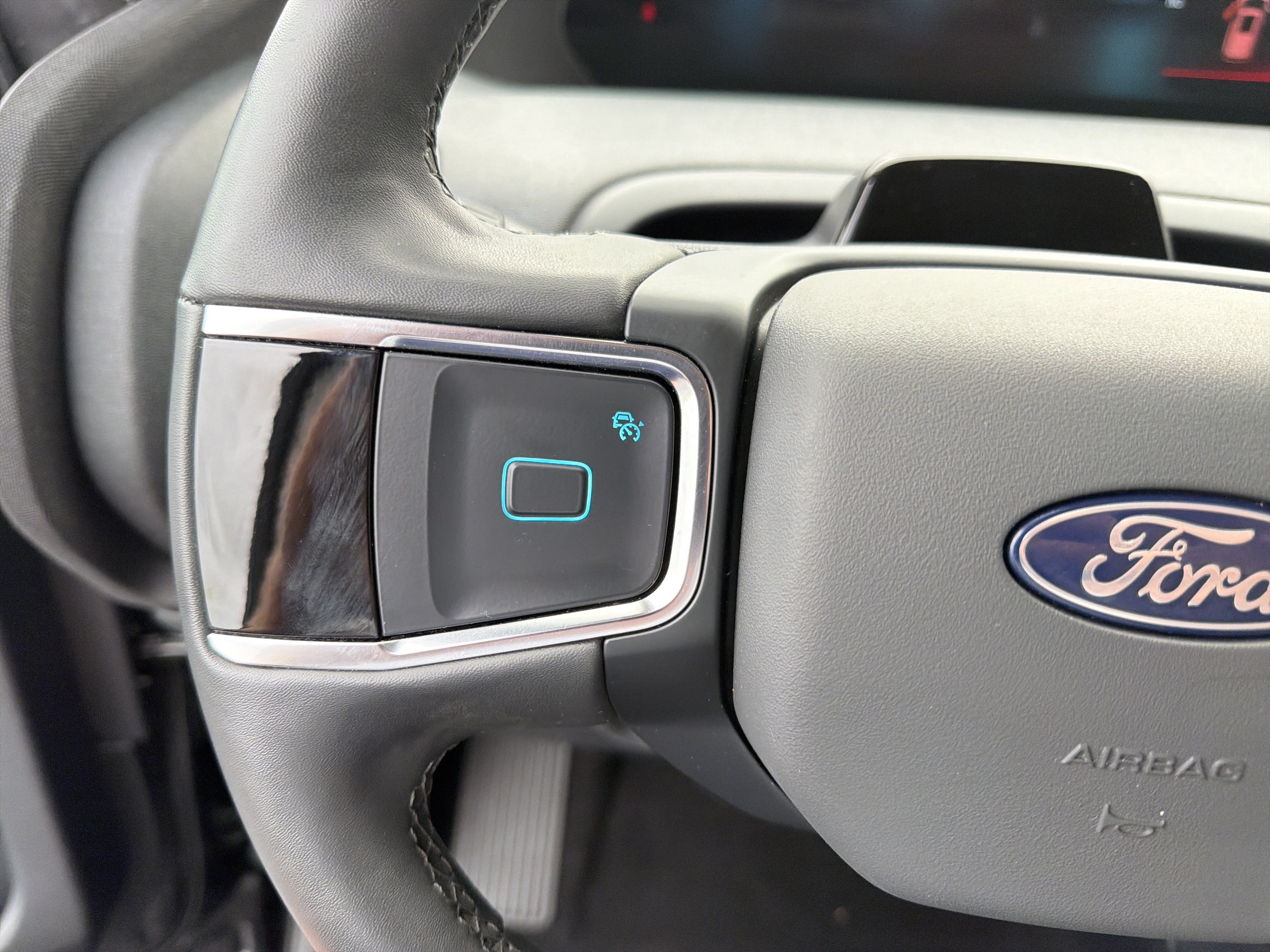 Certified 2025 Ford Expedition Active AWD/4WD image 42