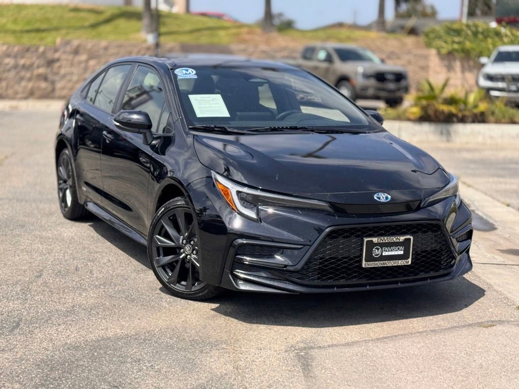 Used 2024 Toyota Corolla SE w/ SE Package AWD/4WD image 2