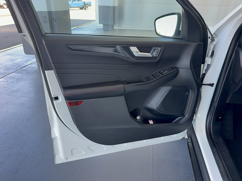 Certified 2024 Ford Escape ST-Line Select w/ Tech Pack #1 AWD/4WD image 8