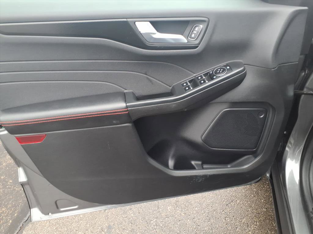 Certified 2022 Ford Escape SEL w/ SEL Stealth AWD Package image 11