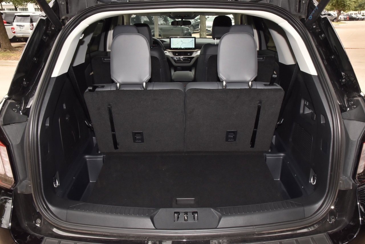 Certified 2025 Ford Explorer Active w/ Active Comfort Package RWD image 36
