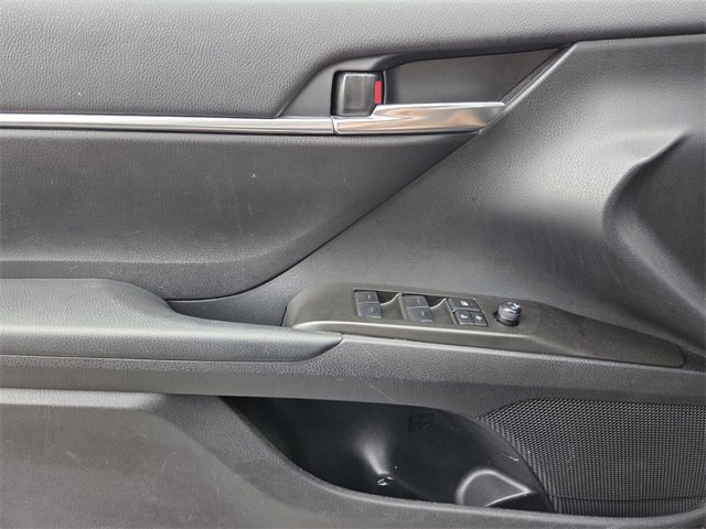 Used 2024 Toyota Camry SE image 25