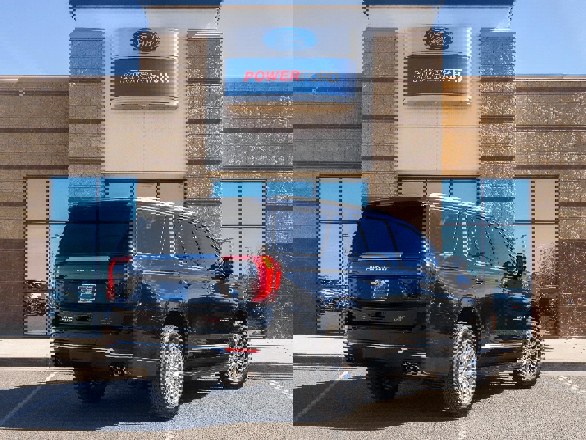 Used 2025 GMC Yukon Denali image 5