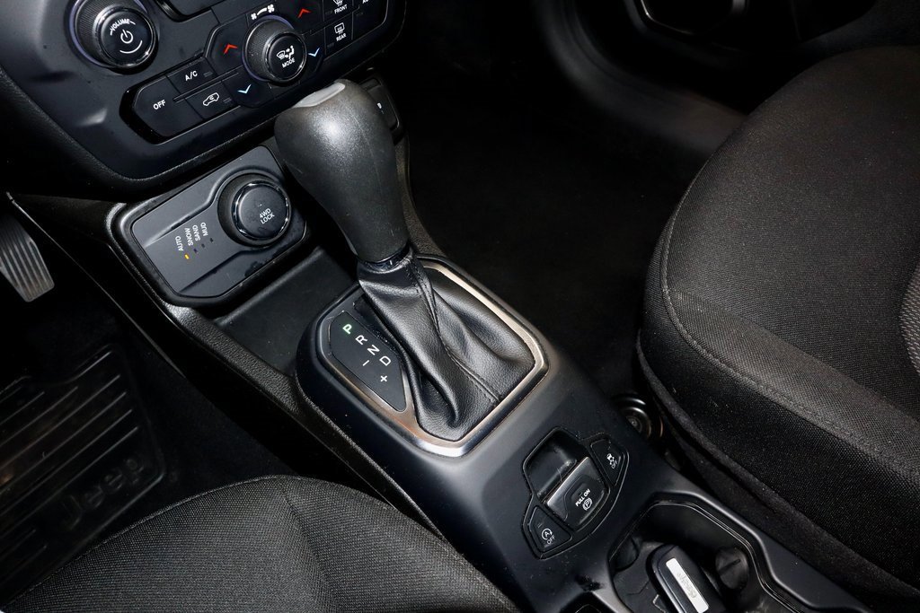 Used 2023 Jeep Renegade Latitude image 34