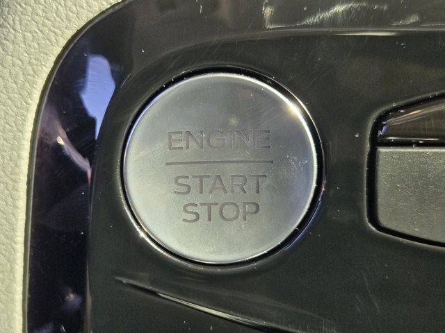 Certified 2025 Ford Escape SE image 19