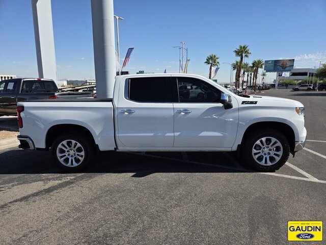 Used 2022 Chevrolet Silverado 1500 LTZ w/ Technology Package AWD/4WD image 8