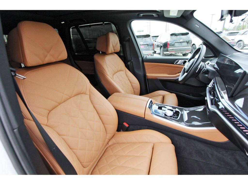 Used 2025 BMW X5 M60i w/ Executive Package image 28