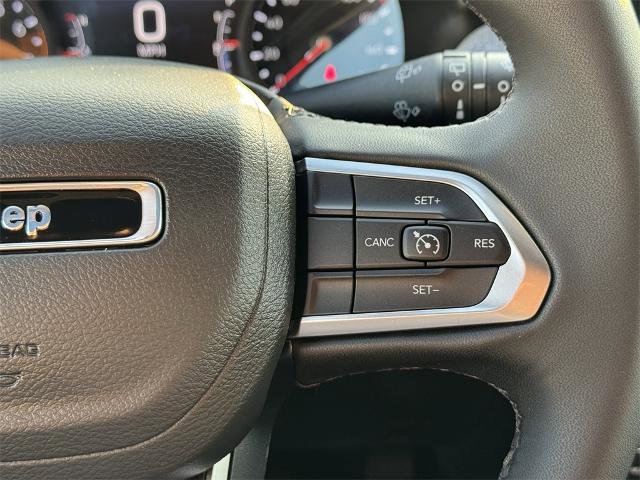Used 2025 Jeep Compass Latitude image 22