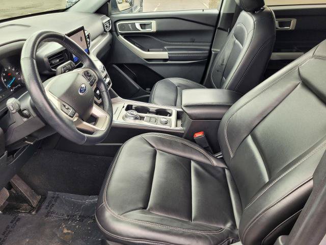 Certified 2023 Ford Explorer XLT w/ Equipment Group 202A AWD/4WD image 16