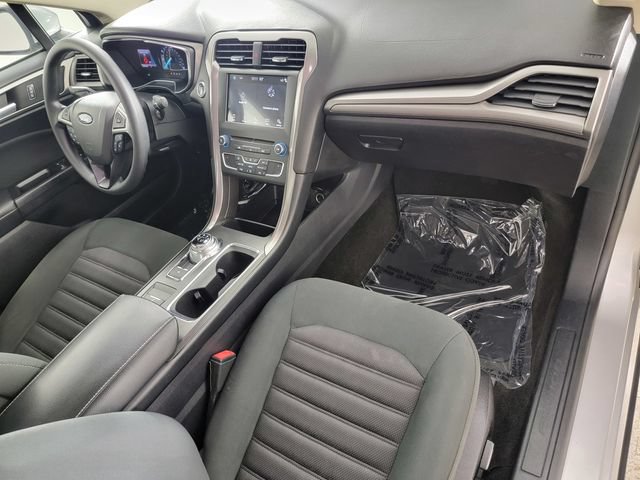 Certified 2017 Ford Fusion SE w/ Fusion SE Technology Package FWD image 21
