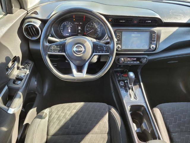 Used 2022 Nissan Kicks SV image 12