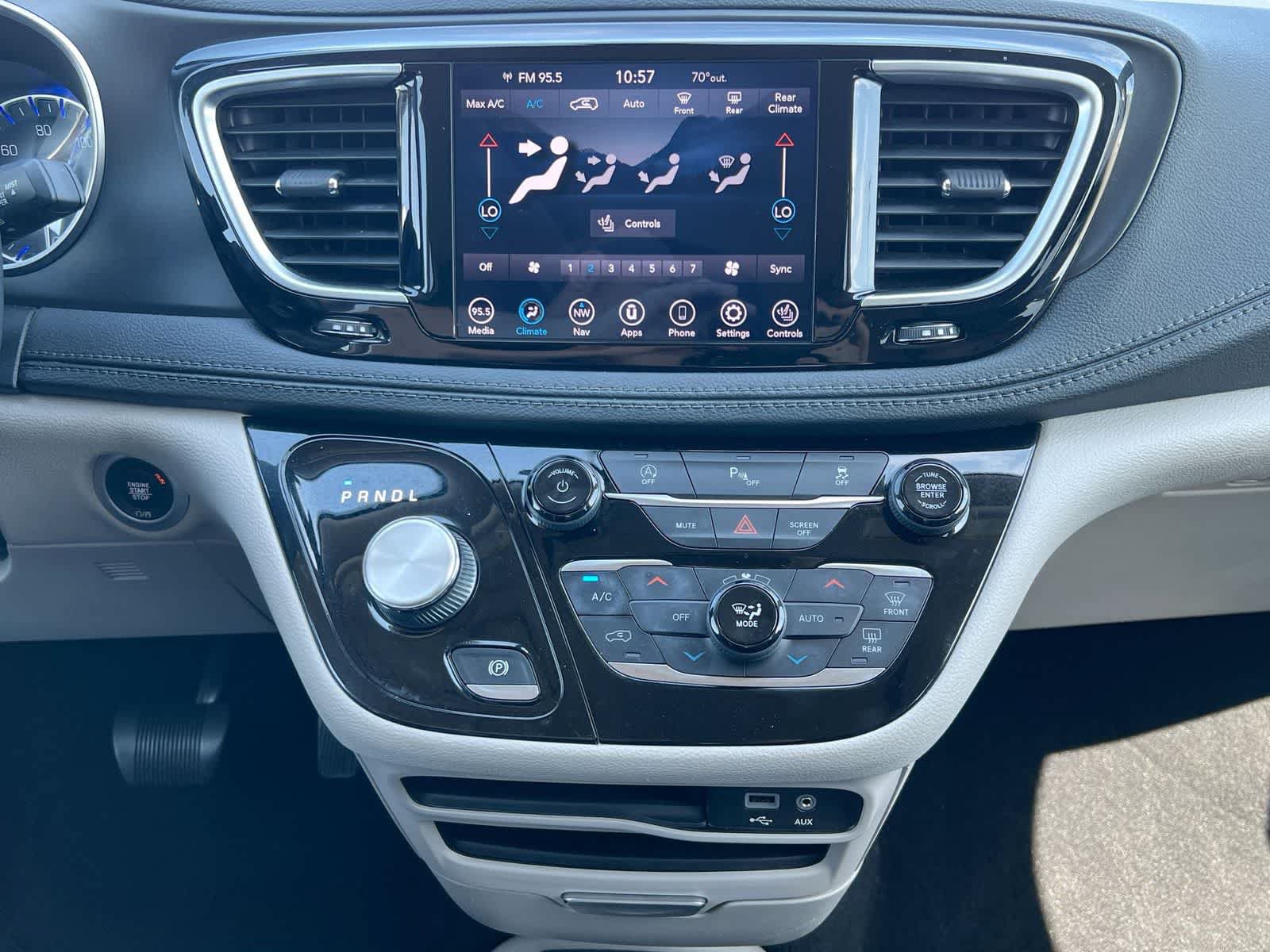Used 2020 Chrysler Pacifica Limited FWD image 27
